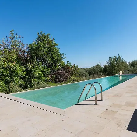 In With Pool And Garden * Noto