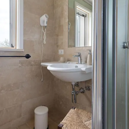In With Pool And Garden * Noto