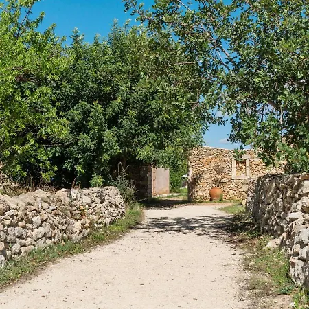 In With Pool And Garden Casa vacanze