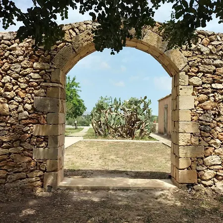 Casa vacanze In With Pool And Garden Noto
